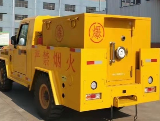 乐山凯龙爆破器材运输车：保障爆破任务的安全运行